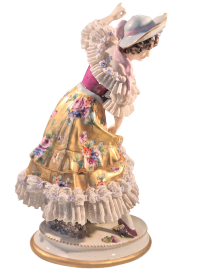 Porcelánová soška - tanečnice s tylovou sukýnkou