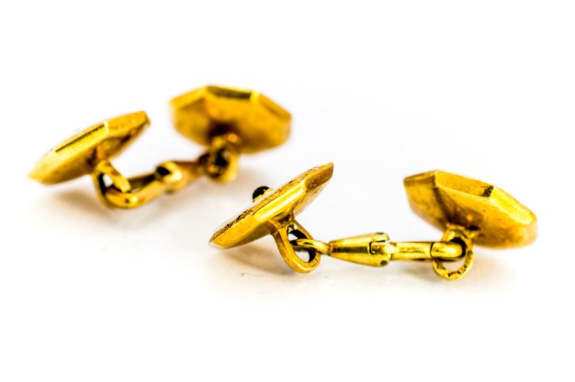 Manžetové knoflíky ve zlatě