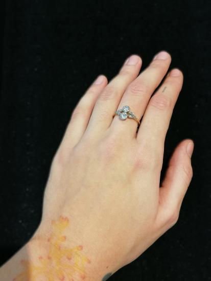 Zlatý prsten s diamanty, vel. 53