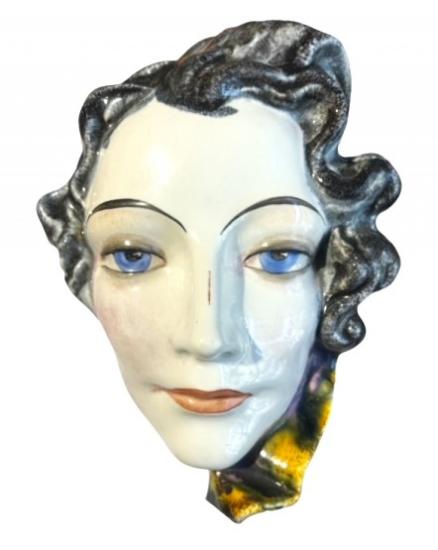 Modrooká dáma- závěsná plastika