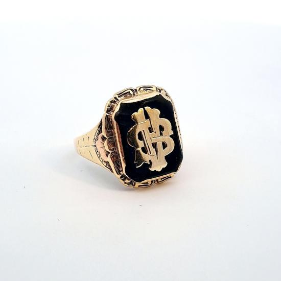 Zlatý prsten s onyxem a monogramem, vel. 52