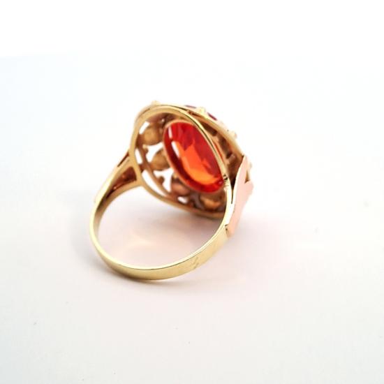 Zlatý prsten s červeným kamenem, vel. 61,5