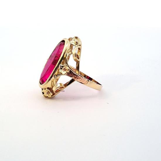 Zlatý prsten s červeným kamenem, vel. 51,5