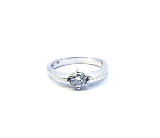 Zlatý prsten s briliantem 0,35 ct, vel. 53,5