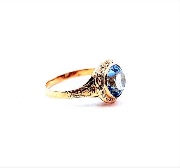Starožitný zlatý prsten s modrým kamenem - topaz, vel. 53