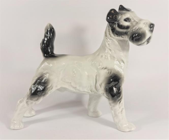 Porcelánová soška foxteriér
