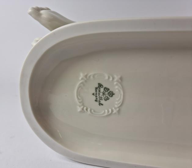 Porcelánová soška art deco - žena a pes, Schliepstein