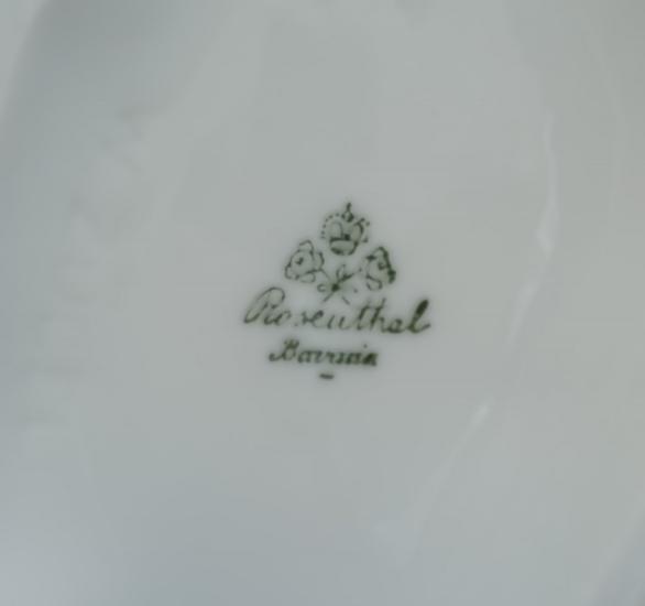 Porcelánová soška kočky