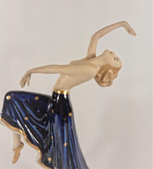 Porcelánová soška - tanečnice