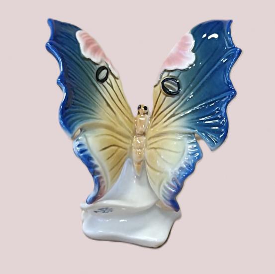 Porcelánová soška - žlutozelený motýl