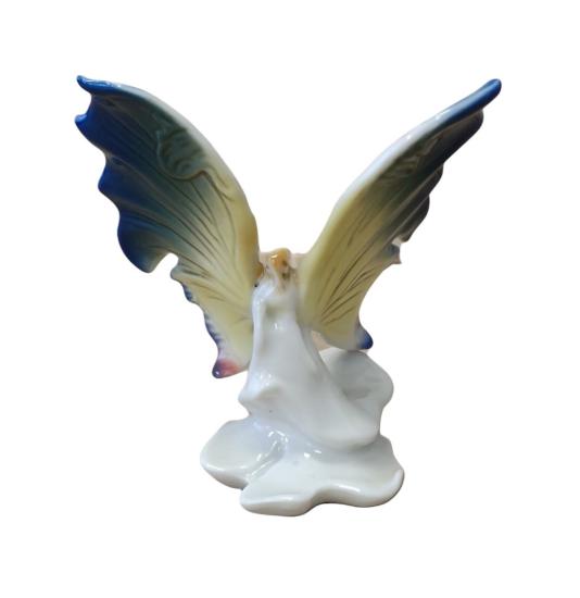 Porcelánová soška - žlutozelený motýl