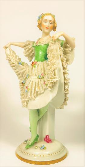 Porcelánová tanečnice II