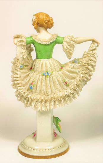 Porcelánová tanečnice II