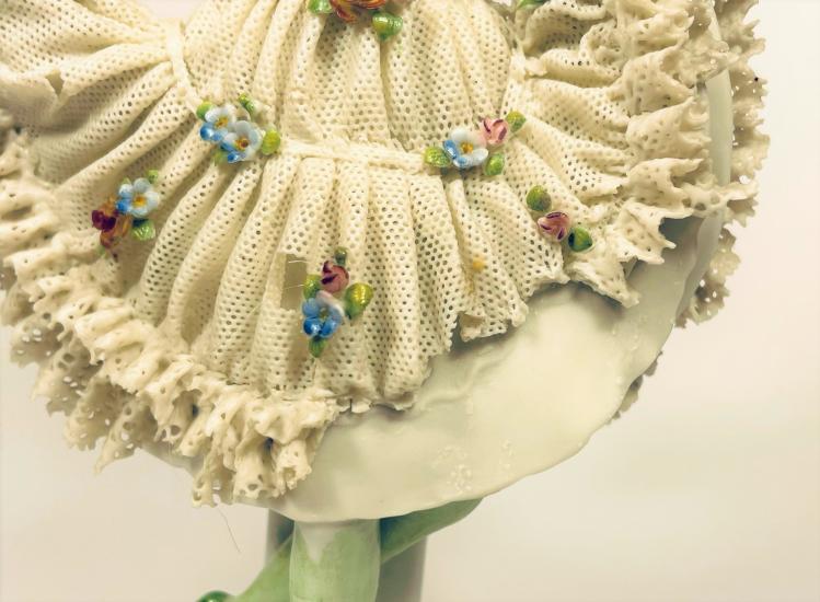 Porcelánová tanečnice II