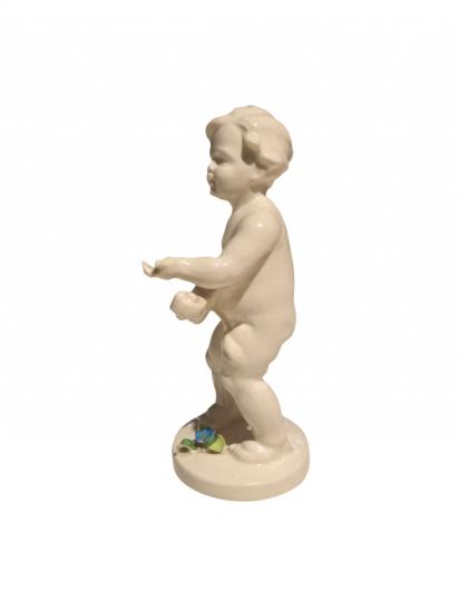 Porcelánový chlapec s pomněnkou
