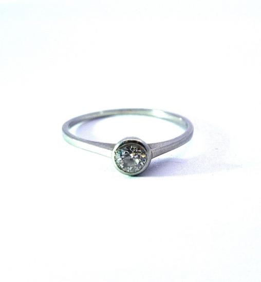 První republika ,prsten s diamantem 0,3 ct - vel. 60