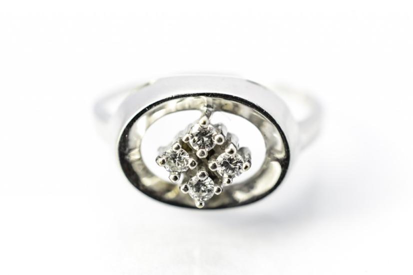 Prsten z bílého zlata s diamanty 4 x 0,1 ct, vel. 55