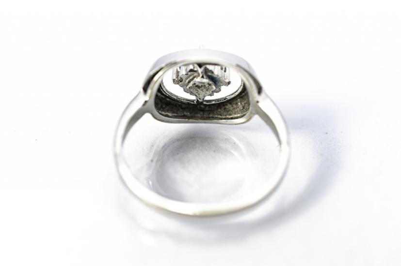 Prsten z bílého zlata s diamanty 4 x 0,1 ct, vel. 55