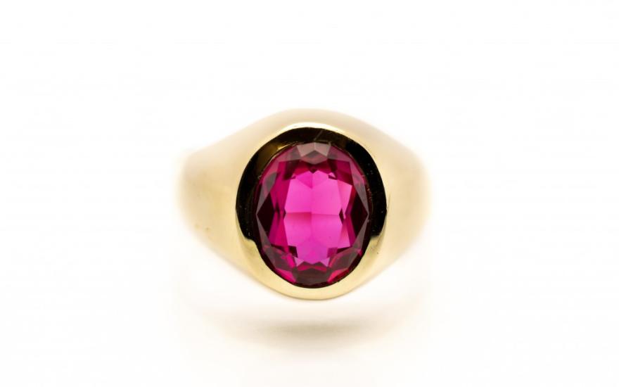 Starožitný zlatý prsten s červeným kamenem - rubínem, vel. 56