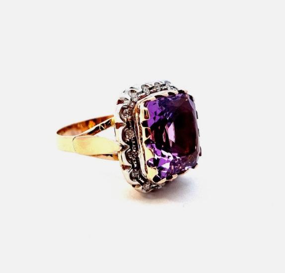 Zlatý prsten s ametystem a diamanty, vel. 56
