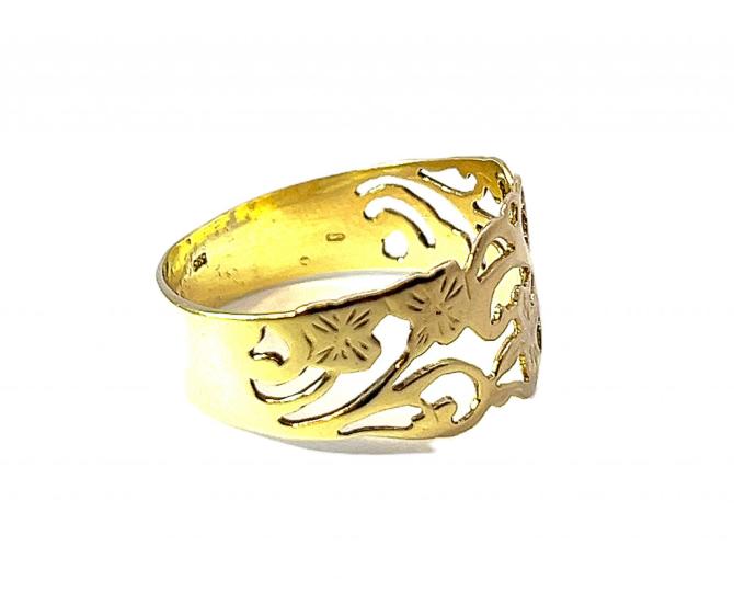 Zlatý prsten s florálním reliéfem, vel. 60