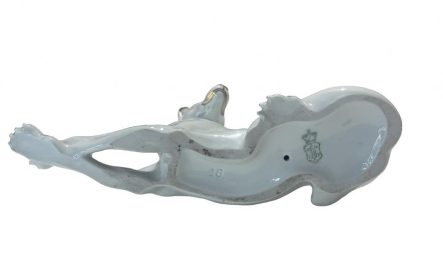 Starožitný porcelánový vlčák