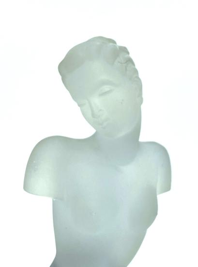 Skleněná figura