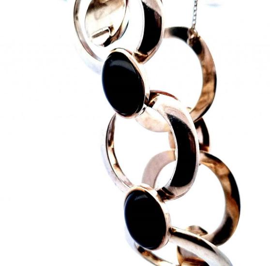 Stříbrný náramek s onyxem, 93,23 g