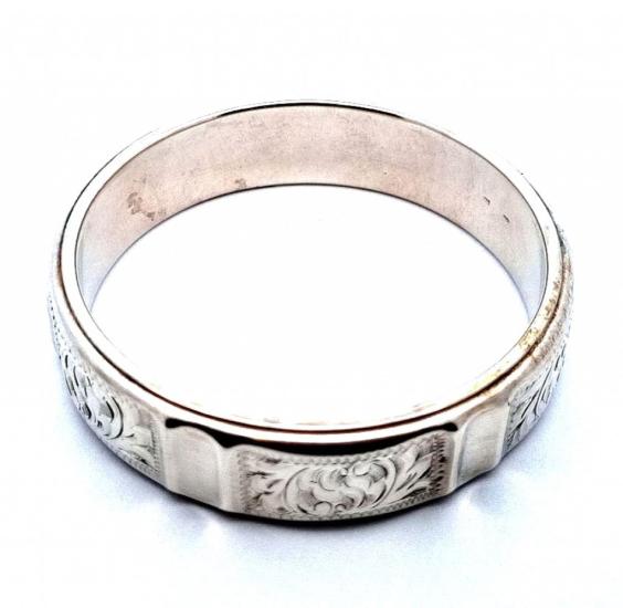 Stříbrný náramek, 32,94 g