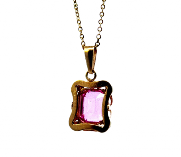 Zlatý přívěs s růžovým kamenem
