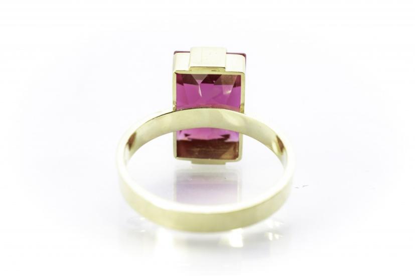 Zlatý prsten s červeným kamenem - rubín, vel. 53