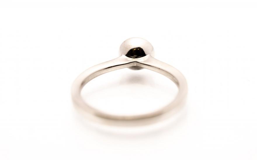 Prsten z bílého zlata s diamantem, 0,35 ct, vel. 54