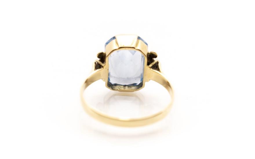 Starožitný zlatý prsten s modrým kamenem - topaz, vel. 57