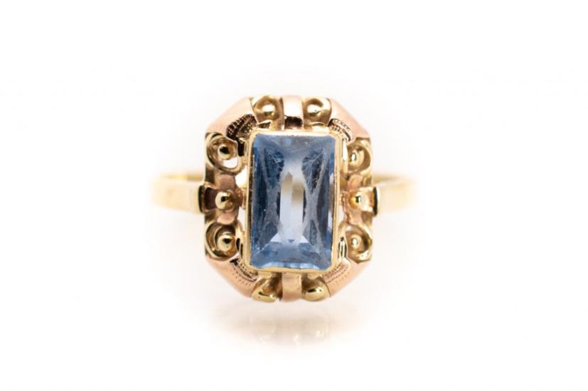Zlatý prsten s modrým kamenem - topaz, vel. 53
