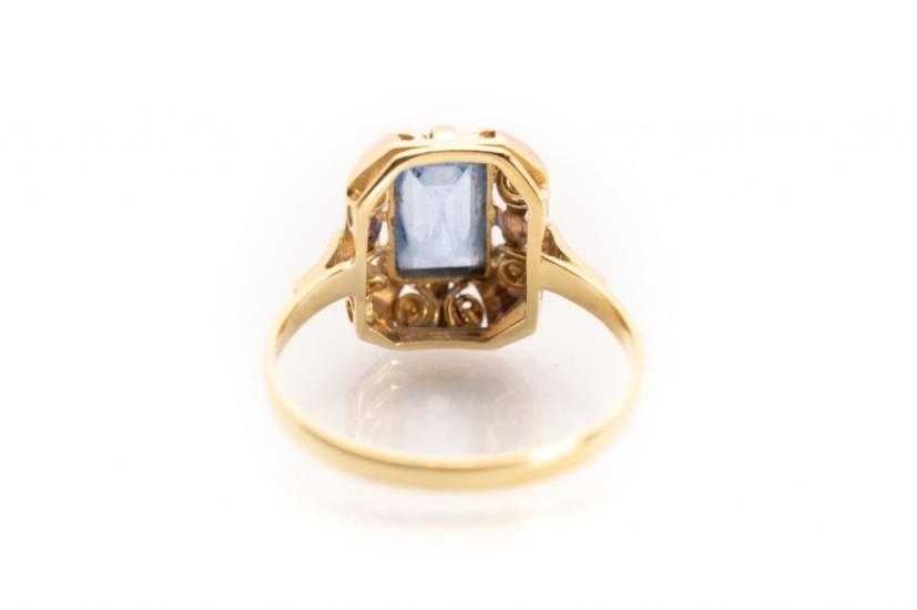 Zlatý prsten s modrým kamenem - topaz, vel. 53