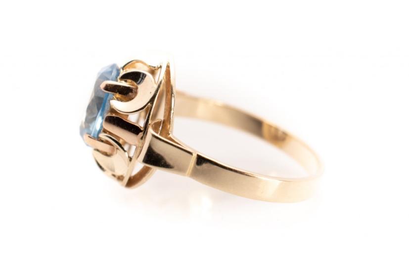 Zlatý prsten s modrým kamenem - topaz, vel. 55