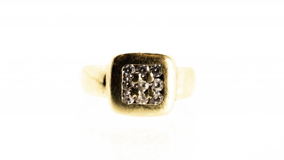 Zlatý prsten se zirkony, vel. 50