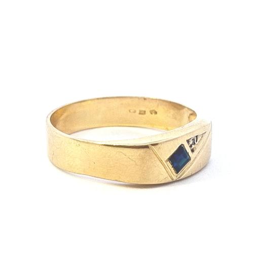 Zlatý prsten se safírem a diamantem, vel. 68 - 4 Zlatý prsten se safírem a diamantem, vel. 68 - 4