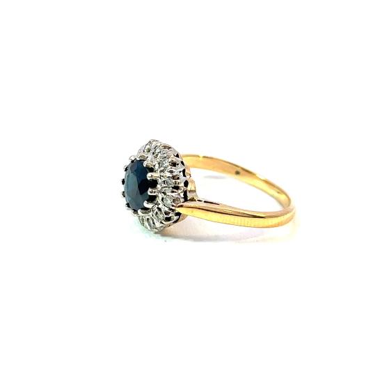 Zlatý prsten se safírem a diamanty, 18 k, vel. 55,5 - 3 Zlatý prsten se safírem a diamanty, 18 k, vel. 55,5 - 3