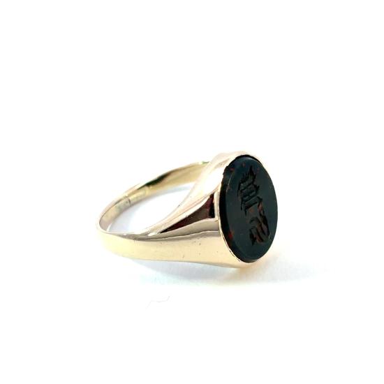 Zlatý prsten s kamenem a monogramem, 10 k, vel. 51 - 6 Zlatý prsten s kamenem a monogramem, 10 k, vel. 51 - 6