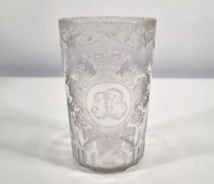 Barokní sklenička s monogramem JB