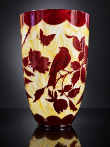 Přejímaná váza s přírodními motivy, Art Deco, výška 25 cm