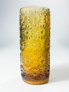 Váza plná květin 19 cm