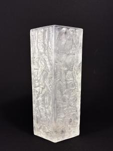 Lisovaná váza Moravia- Sklo Union Rosice, výška 20 cm