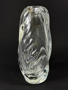 Čirá vroubkatá váza, 20 cm