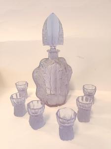 Likérová souprava z alexandritového skla se šesti panáky