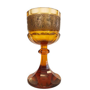 Číše s oroplastikou