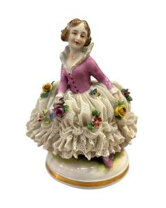 Dáma v krajkových šatičkách