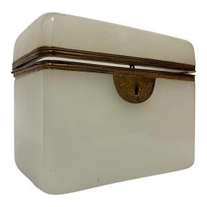 Dóza z opálového skla - biedermeier