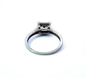 Zlatý prsten s diamanty, vel. 60